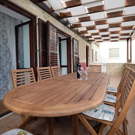 Kairos Apartman Zára